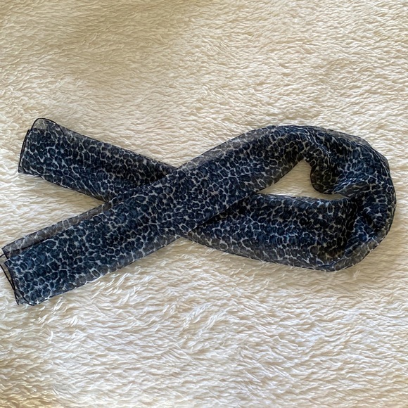 3 / $30 mix and match animal print scarf - Picture 2 of 3